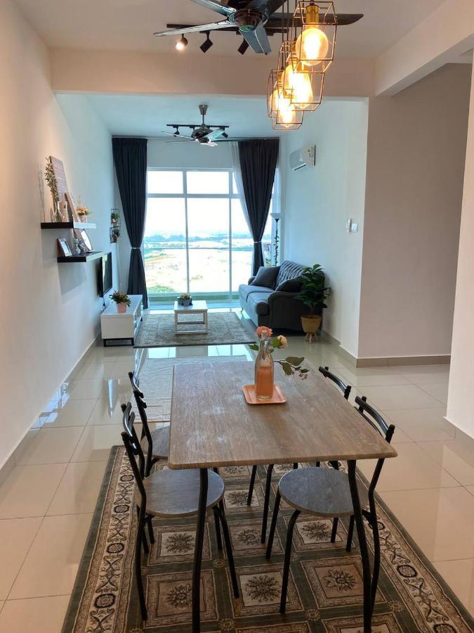 Family Stay, Sepang Klia, Free 2 Parking&Unifi エクステリア 写真